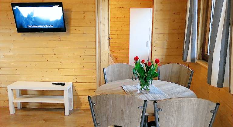 Lodge with terrace, BBQ & garden — photo 4
