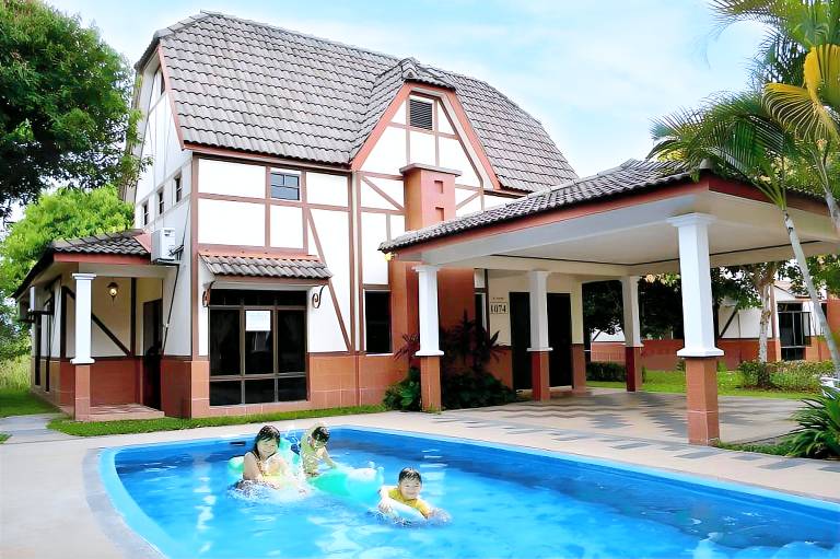 A Famosa Villas