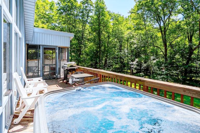 Chalet Hedgesville