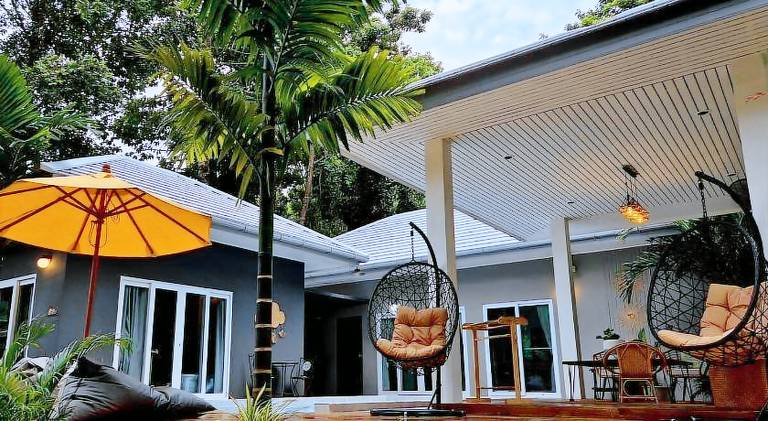 Villa with jacuzzi & pool | Pets are welcome — photo 4