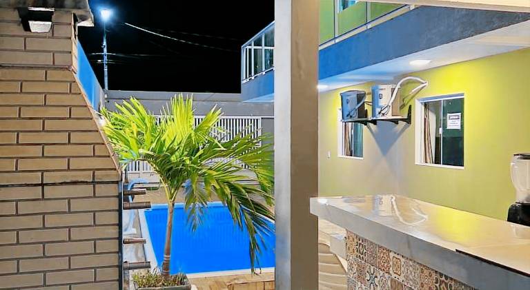 Rental apartment with patio, BBQ & pool | Close to the beach | Pet-friendly — photo 4