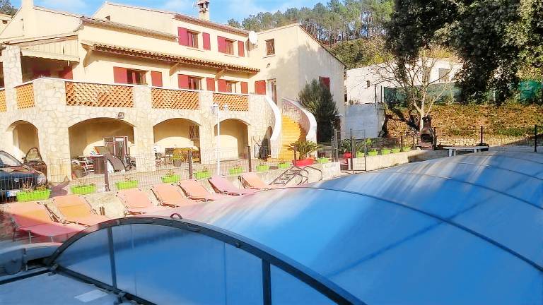 Fully equipped villa with barbecue & garden | City view | Dogs allowed — photo 3
