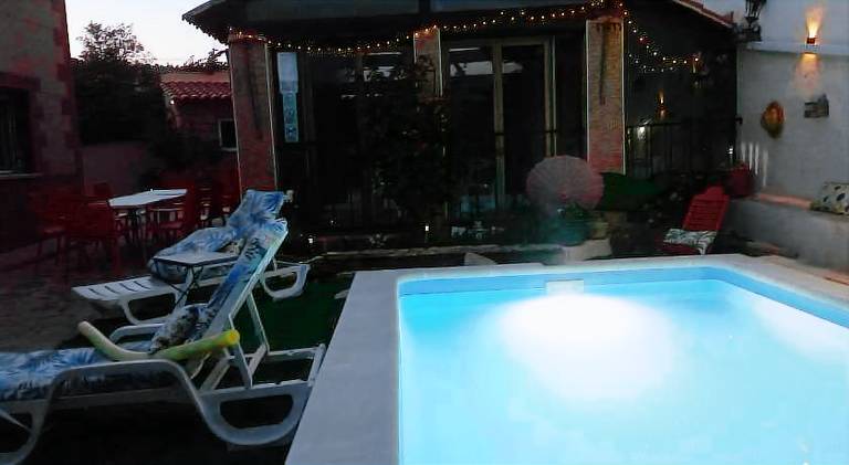 Vacation home with pool — photo 5