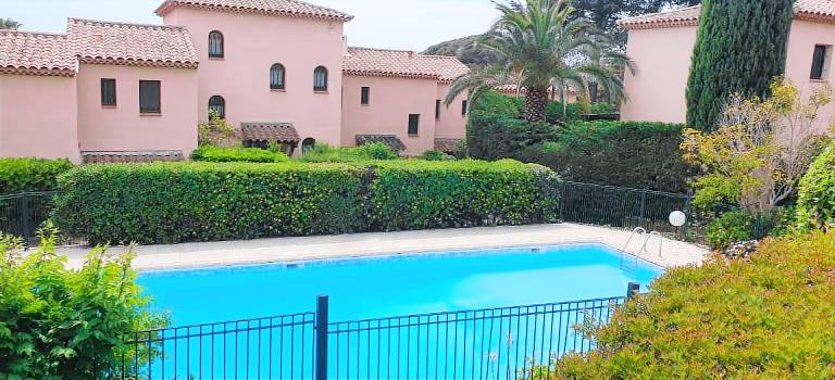 Studio with pool & terrace in Sainte-Maxime