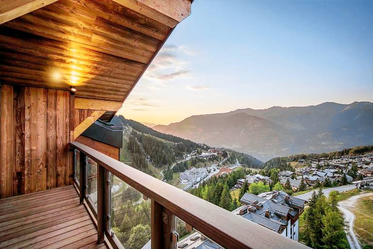Family-oriented rental apartment | Mountain view | Close to the ski | Suitable for remote work | Pets are welcome — photo 2