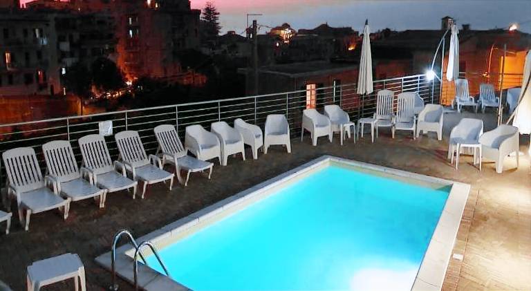 Apartment with pool — photo 5