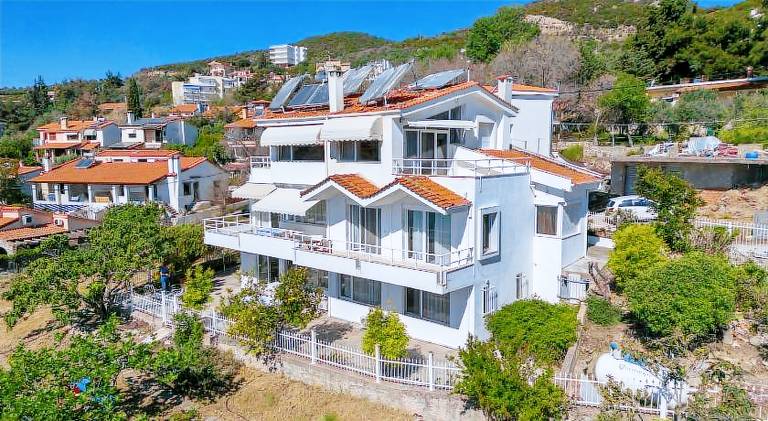 Βίλα Νέα Ηρακλείτσα