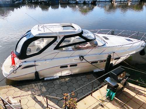 Houseboat  Wraysbury