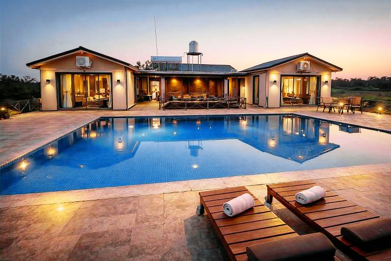 Wonderful chalet with terrace, pool & yard | Pets allowed — photo 3