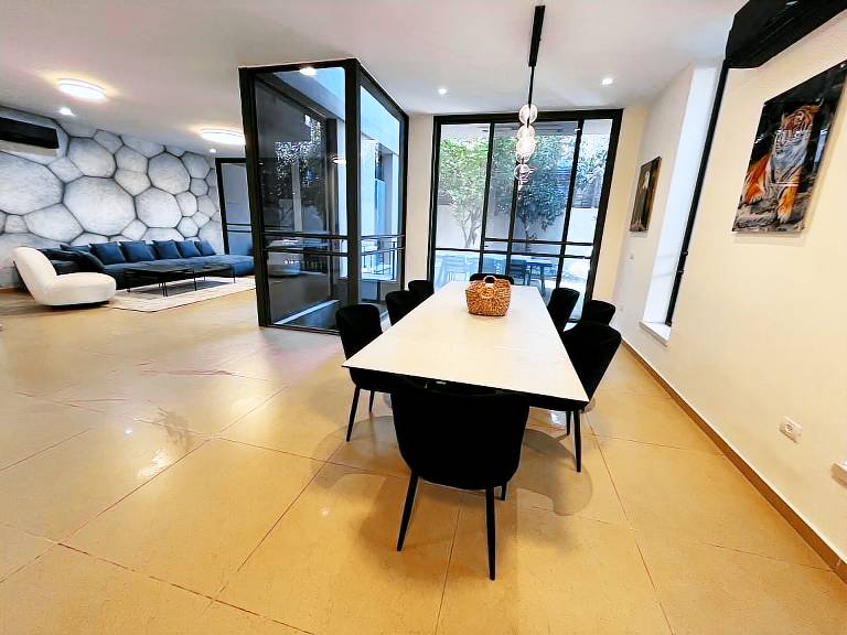 House Hod Hasharon
