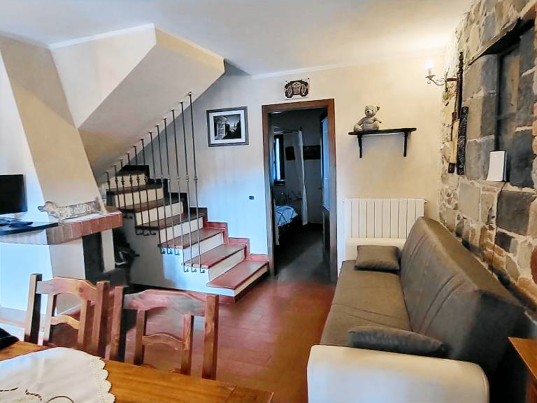 Rental apartment with patio — photo 5