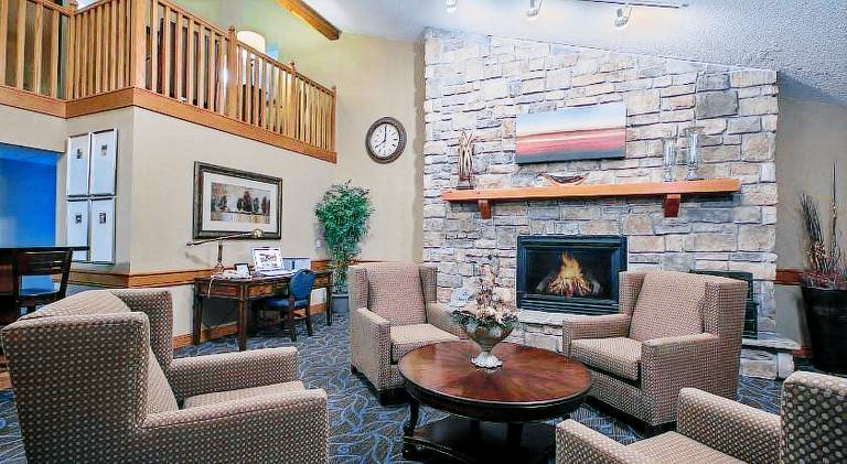 AmericInn by Wyndham Fort Dodge — photo 3