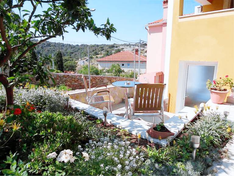 Holiday apartment with terrace — photo 5