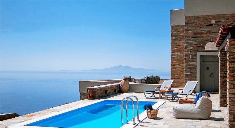 Villa with pool in Andros