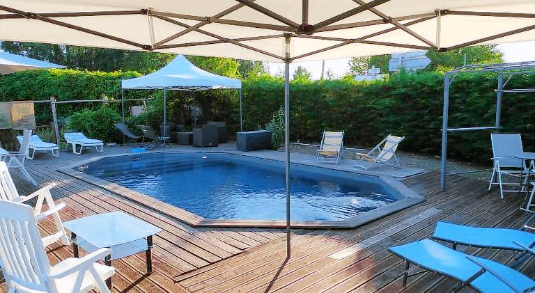 House with jacuzzi, pool & patio | Pets allowed — photo 3