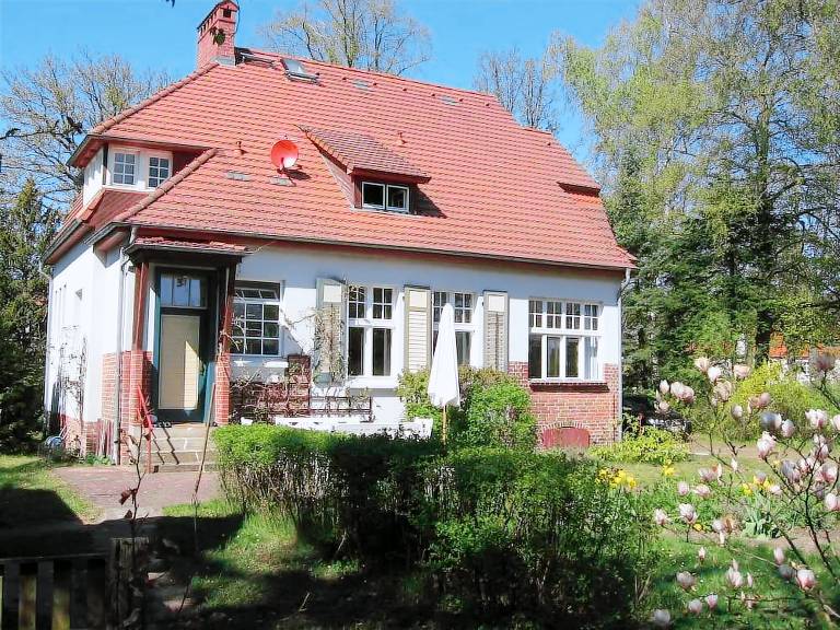 House Canow