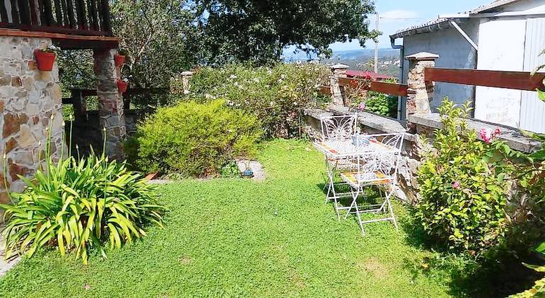 Vacation home with terrace, barbeque & garden — photo 2