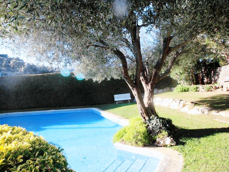 Rental apartment with pool & garden — photo 3