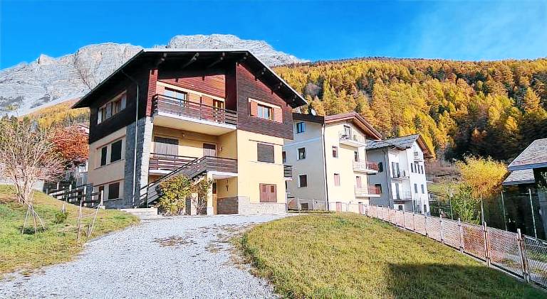 Holiday apartment with 4 rooms for 6 persons in Bormio