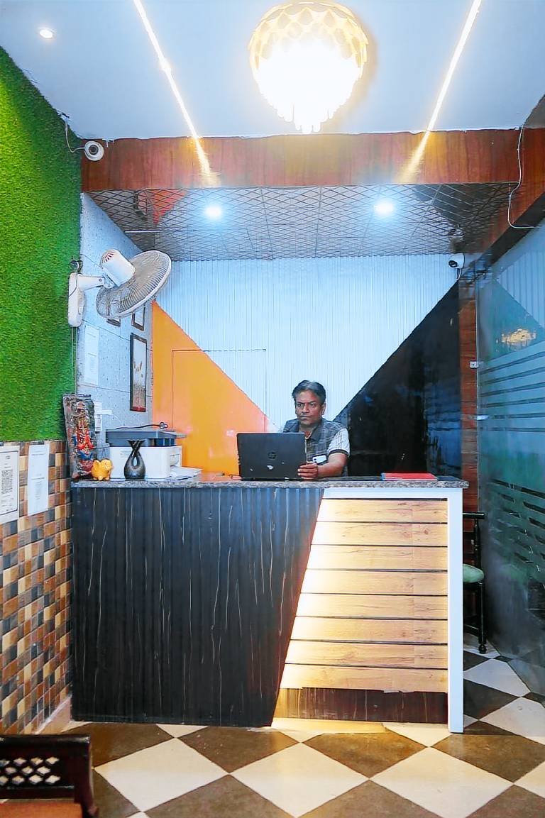 Hotel Konaaz Inn