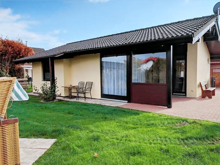 House with barbecue, garden & patio — photo 2