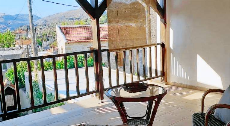 Vacation home with barbecue & patio — photo 3