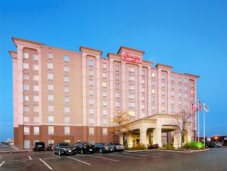 Hampton Inn & Suites by Hilton Toronto Airport in Mississauga, ON
