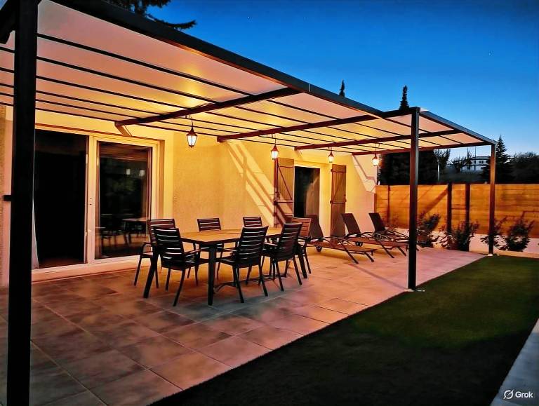 Charming villa with patio, yard & private pool | Pets are welcome — photo 3