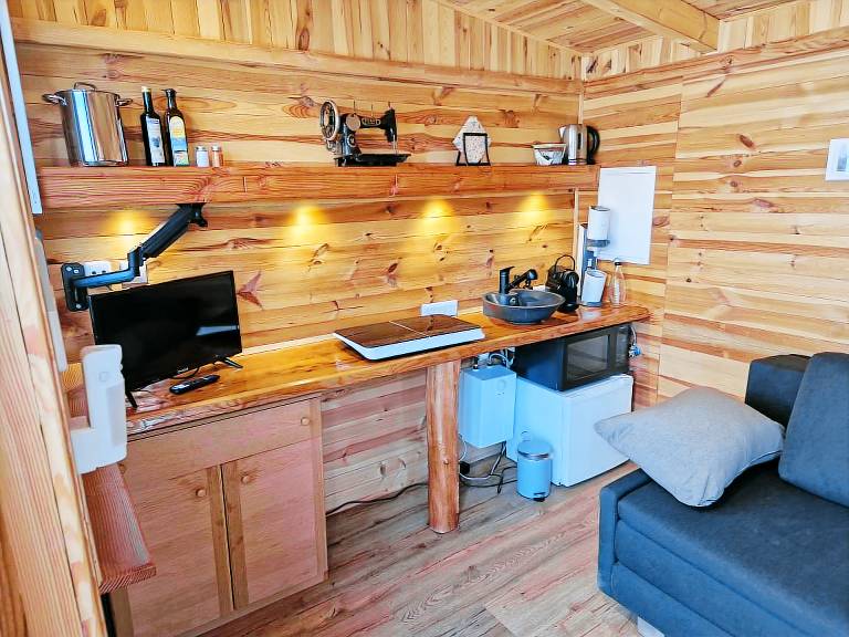 Children-friendly lovely rental with garden, patio & barbeque | Garden view | Pets allowed — photo 5