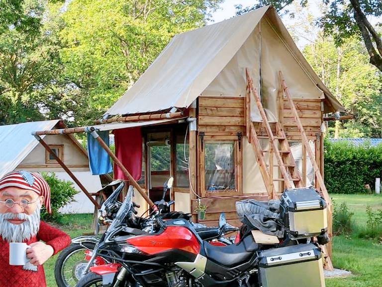 Unusual rental with patio & garden | Pets allowed — photo 4