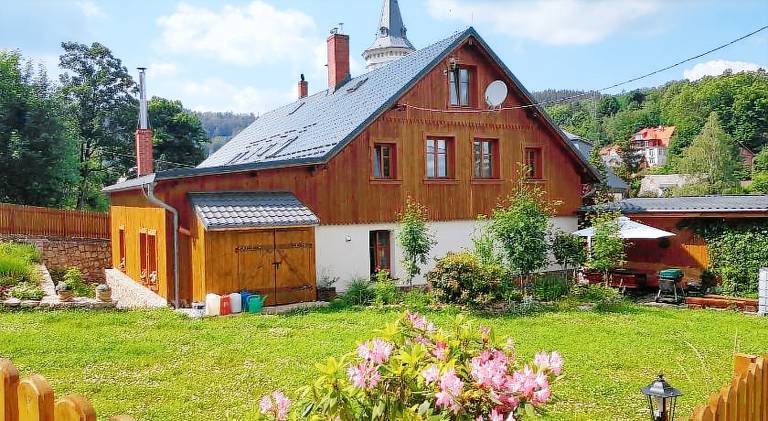 Rental apartment with barbecue & yard in Szklarska Poreba