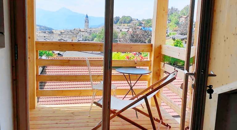 Serviced apartment with grill, terrace & yard — photo 4