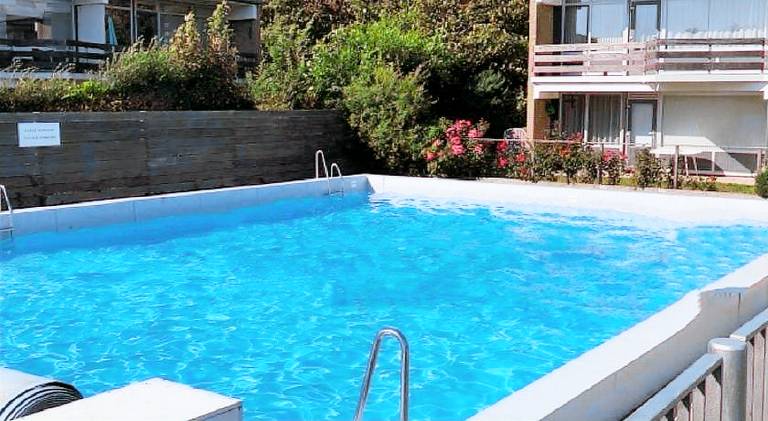 Holiday apartment with pool — photo 4