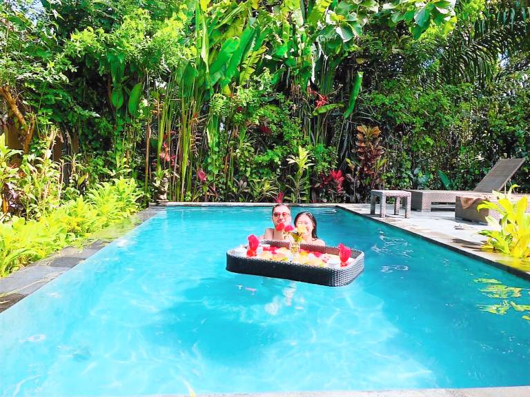 Villa with hot tub & pool | Perfect for remote work — photo 4