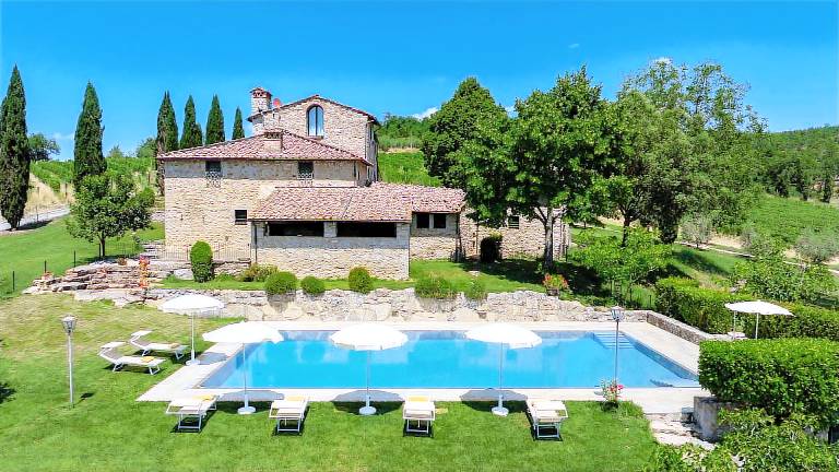 Voll ausgestattete schöne Villa mit Garten, Grill und privatem Pool | Perfekt für die Arbeit von Zuhause
