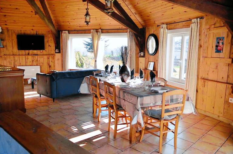 Gite with barbecue, garden & patio — photo 2