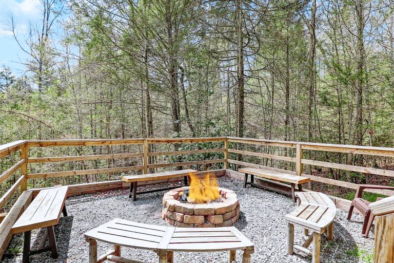 Children-friendly cabin with hot tub, grill & pool | Mountain view | Pet-friendly — photo 3