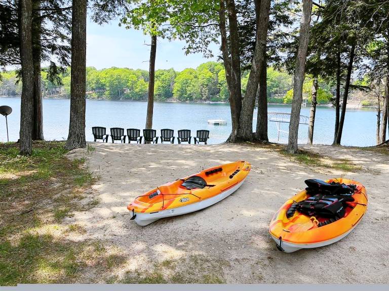Children-friendly charming vacation home with yard | Water view | Dogs allowed — photo 3