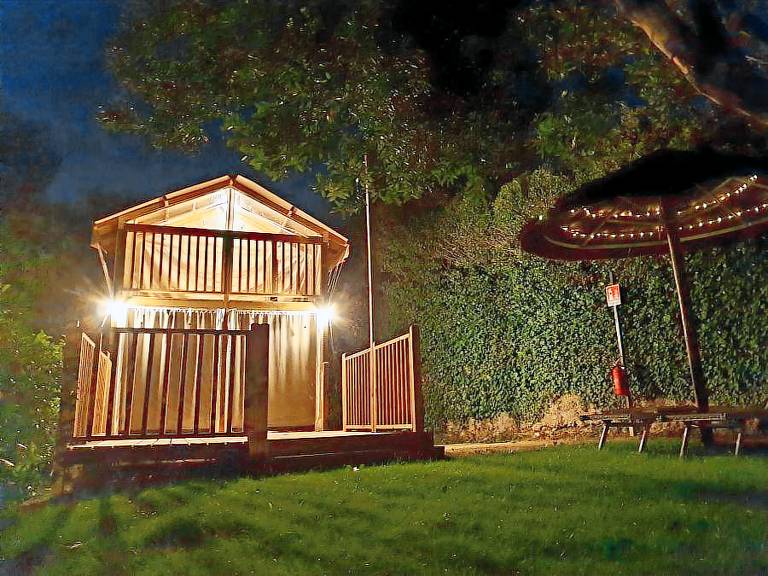 Unusual rental with pool & patio — photo 5