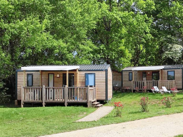 Mobile home with pool — photo 3