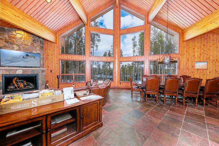 Trailside Lodge: Ski-in/Ski-out! Private Hot Tub, Pool Table, Gas Grill — photo 3