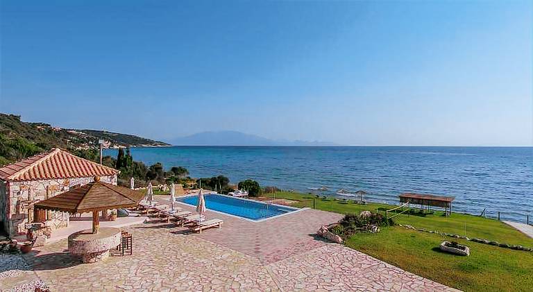 Pleasant villa with barbeque, yard & patio | Good for workation | Pets allowed in Zakynthos