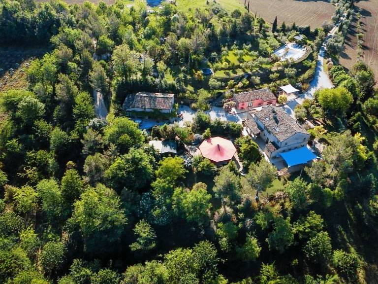 Fully equipped charming vacation home with private pool, terrace & grill | Mountain view | Pet-friendly — photo 4