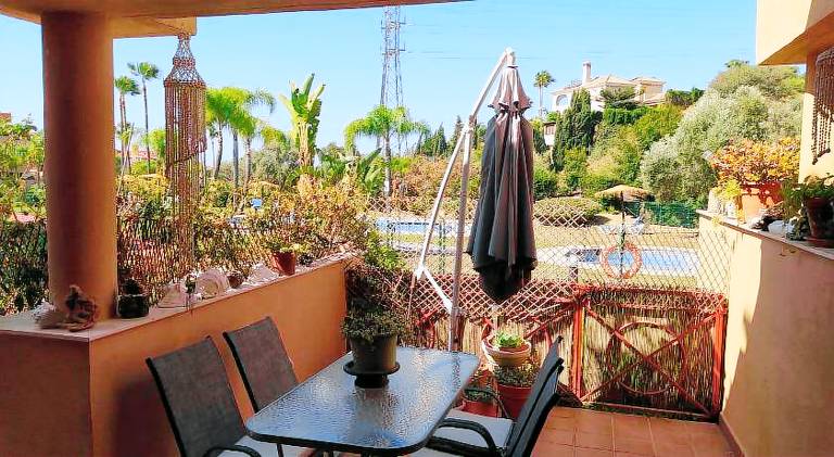 Rental apartment with yard, terrace & pool — photo 3