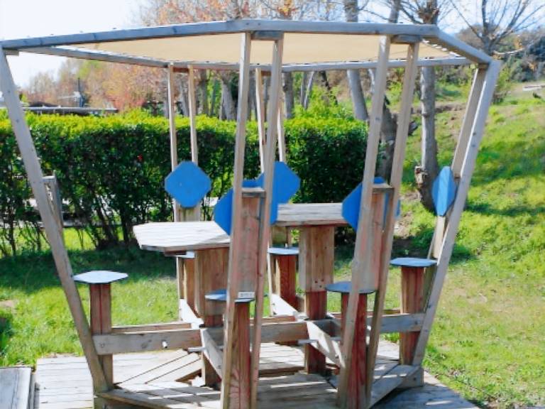 Family-friendly chalet with patio | Beach nearby | Pets allowed — photo 5