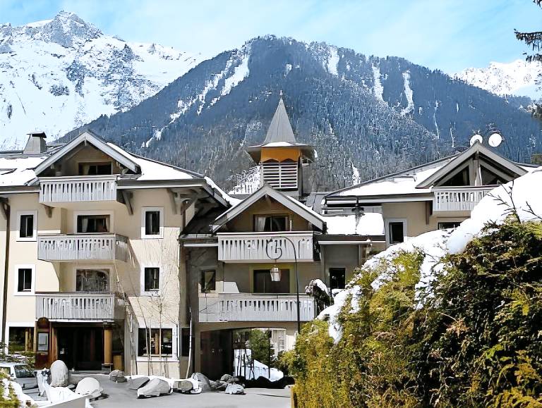 Serviced apartment with sauna & pool | Close to the ski | Pets are welcome in Chamonix-Mont-Blanc