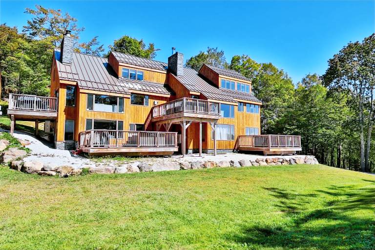 Condo with sauna & hot tub | Mountain view | Perfect for remote work — photo 3