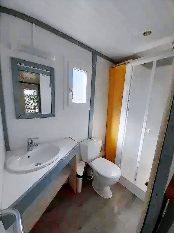 Chalet with pool — photo 4