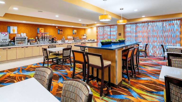 Best Western Plus Fresno Airport Hotel — photo 4