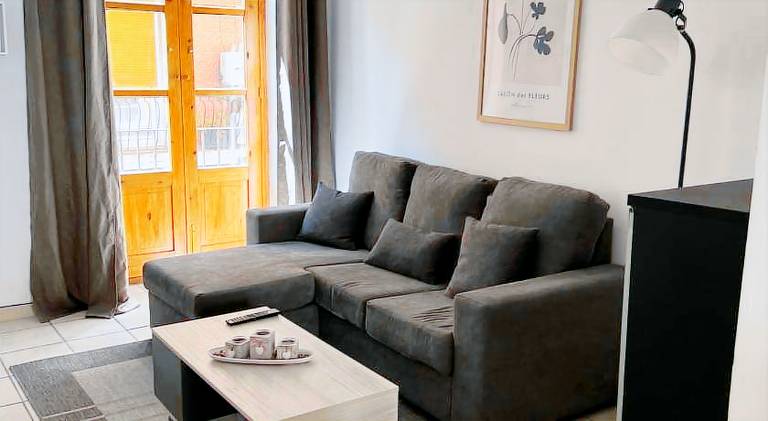 Rental apartment with jacuzzi — photo 2